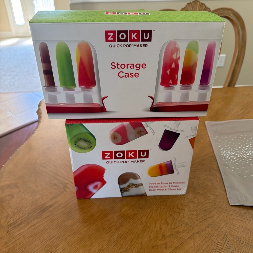 Zoku Quick Pop Maker with Storage Case Makes Popsicles in minutes. New in box